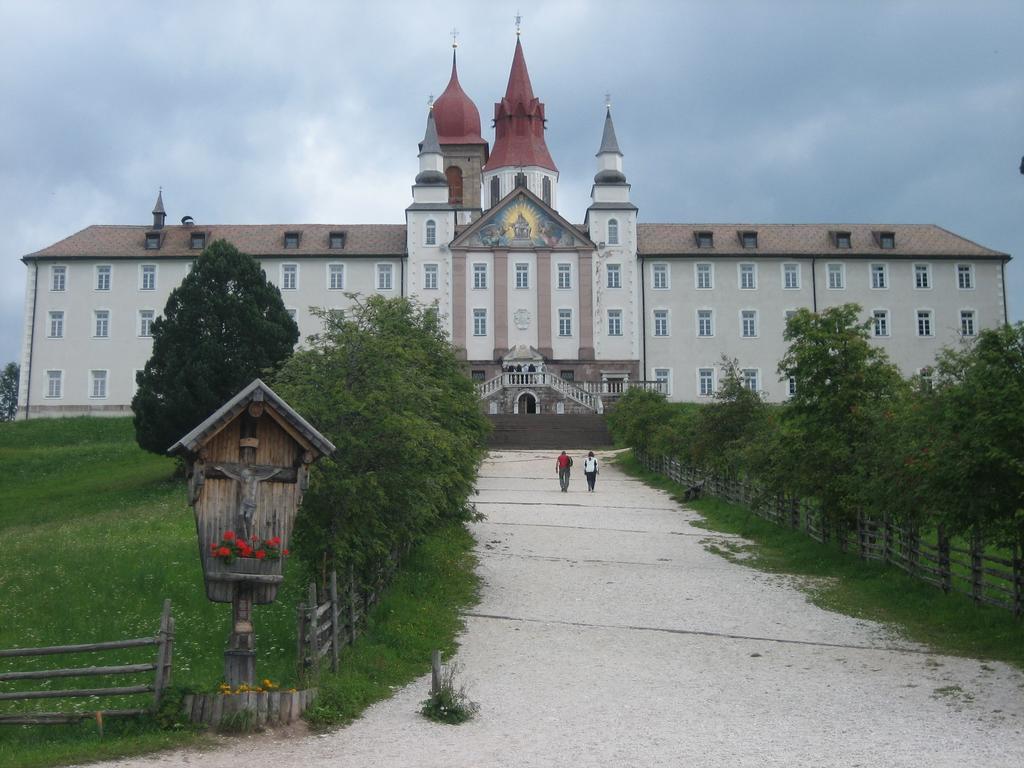Bed and Breakfast Garni Sonnegg Petersberg Exterior foto
