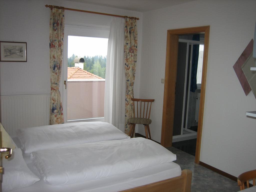 Bed and Breakfast Garni Sonnegg Petersberg Zimmer foto